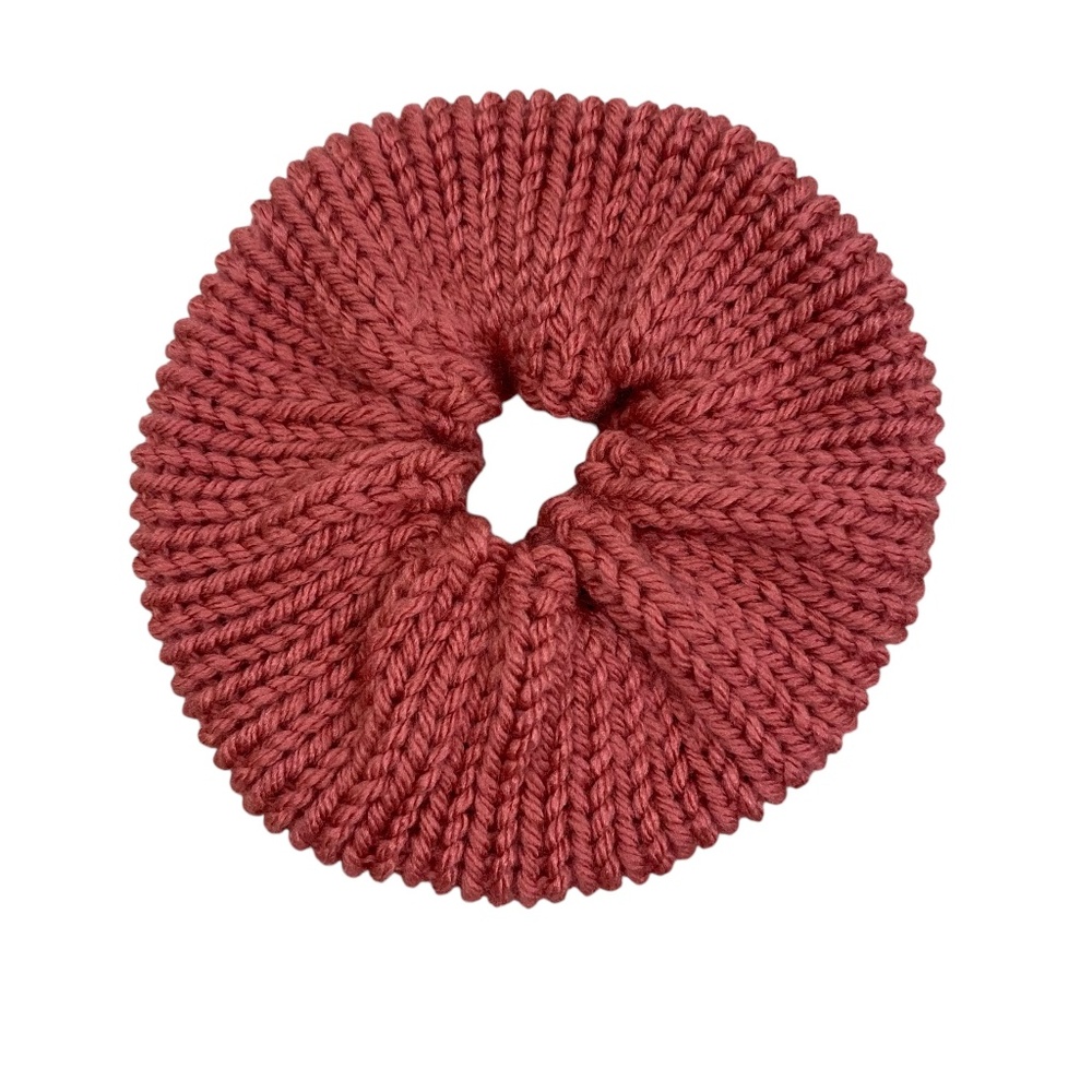 Women's Knitted Donut Shape Hair Scrunchie. Pink. Medium. Cottagecore. Cute.